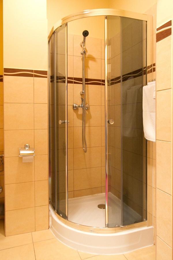 Hotel Dom Sportowca Blonie - Mosir à Sanok Extérieur photo
