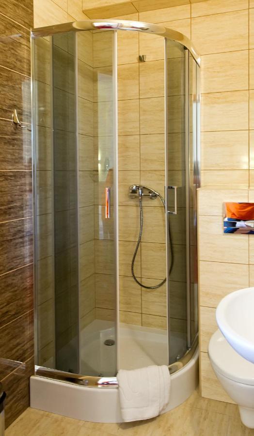 Hotel Dom Sportowca Blonie - Mosir à Sanok Extérieur photo